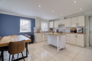 Kitchen/Diner- click for photo gallery